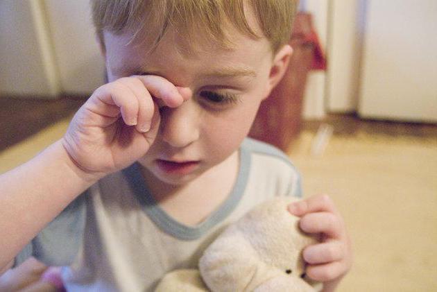 pommade oculaire de conjonctivite pour les enfants