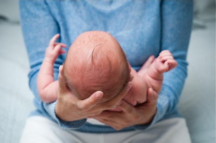 Circonférence de la tête d'un enfant par mois - un critère de santé mentale et physique