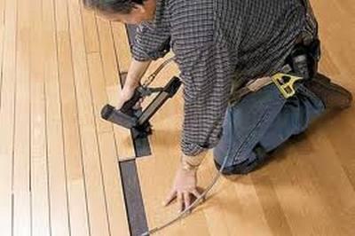 Comment installer des planchers en bois avec vos propres mains dans votre maison