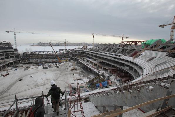 Quand ils ouvrent le stade sur l'île Krestovsky à Saint-Pétersbourg