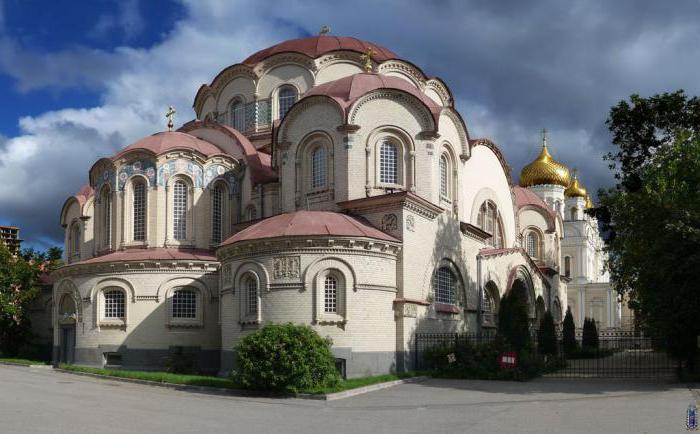 Monastères d'exploitation de Saint-Pétersbourg: description, photo