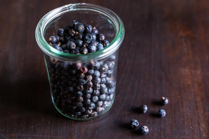 Nous préparons la compote pour l'hiver à partir du virage: la "bombe" vitaminée dans le garde-manger