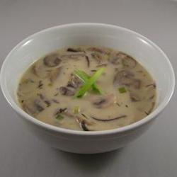 Comment faire cuire la soupe aux champignons avec des champignons: recette pour une recette