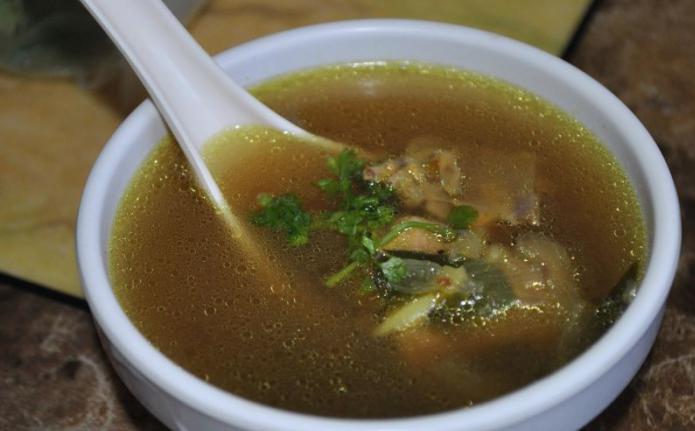 Quel genre de soupe cuisiner sur un bouillon de poulet? Recettes