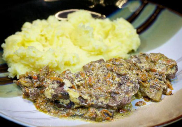 recette de foie de poulet aux champignons à la crème sure 