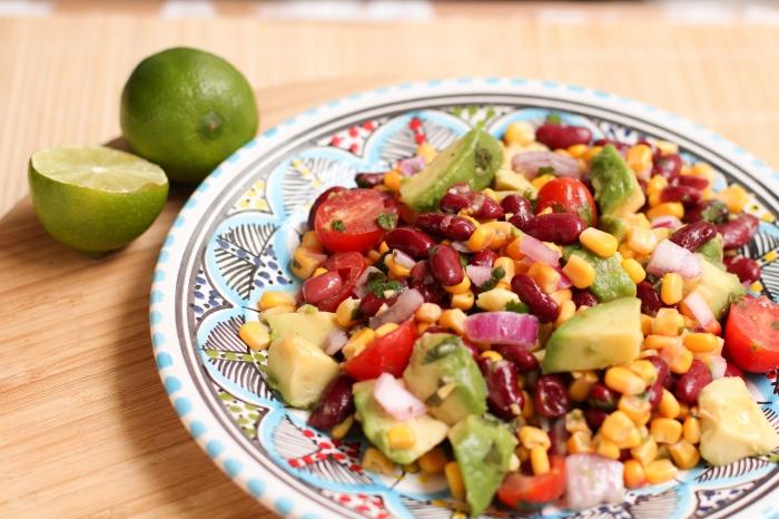 Recette mexicaine avec des haricots et une salade originale légère