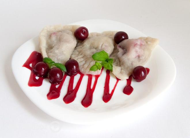 Vareniki aux cerises: calories, recettes de cuisine