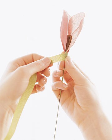 Comment faire des fleurs de papier en cadeau