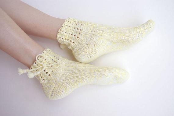 Comment tricoter des chaussettes ajourées avec des aiguilles à tricoter?