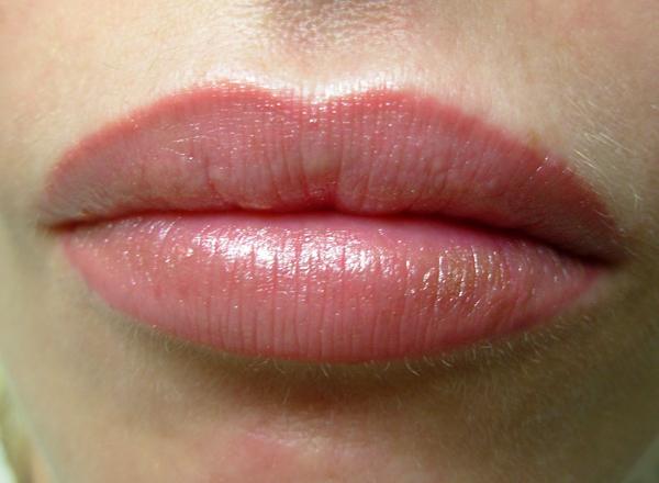 À propos du tatouage des lèvres