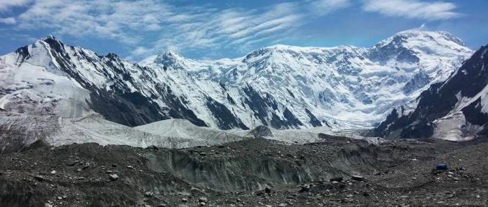 montagnes du Kirghizistan et du Kazakhstan