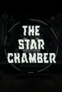 "Star Chamber" est l'un des organes du pouvoir judiciaire en Angleterre