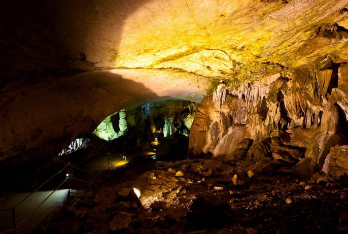 Grottes de marbre en Crimée