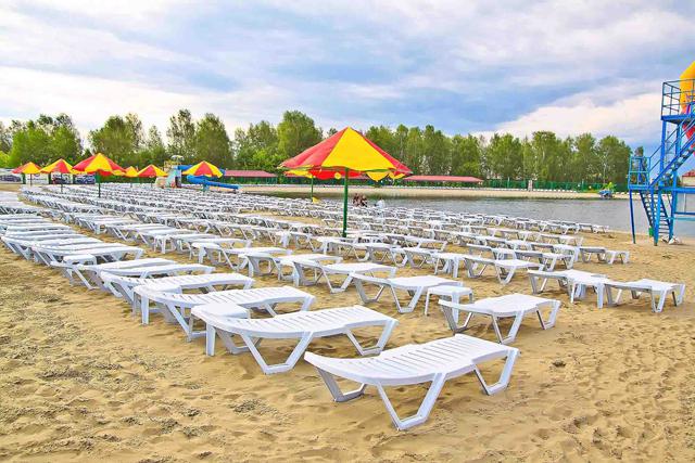 plage ensoleillée novoaltaysk