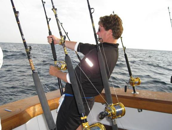 Stand pour la canne à pêche peut être faite par ses propres mains