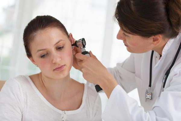 Barotraumatisme de l'oreille: symptômes, traitement, conséquences