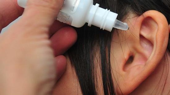Otite de l'oreille: traitement, symptômes et causes
