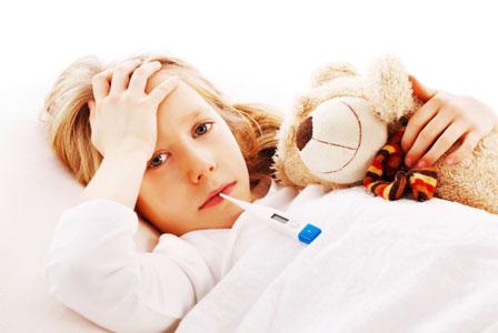 Les causes de la pneumonie chez les enfants, les signes de son apparition